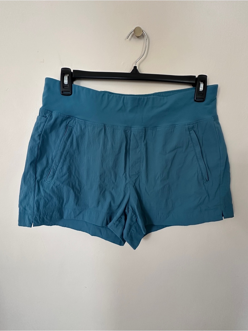 Athleta Trekkie North shorts Borealis Green size 14